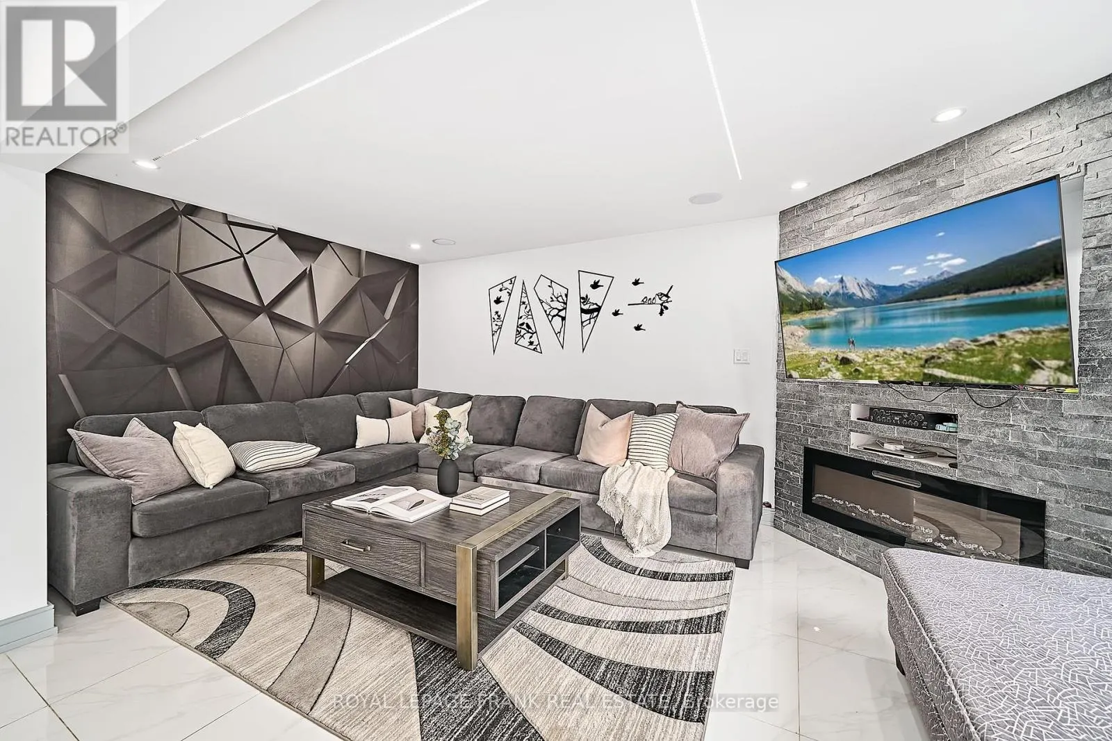 3082 COUNTRY LANE