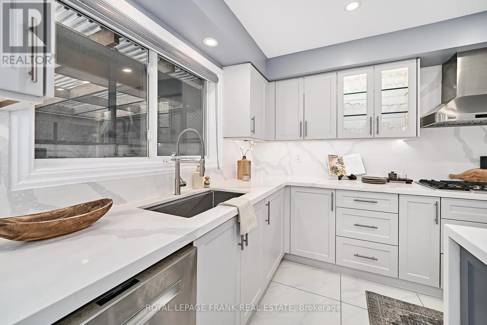 3082 COUNTRY LANE