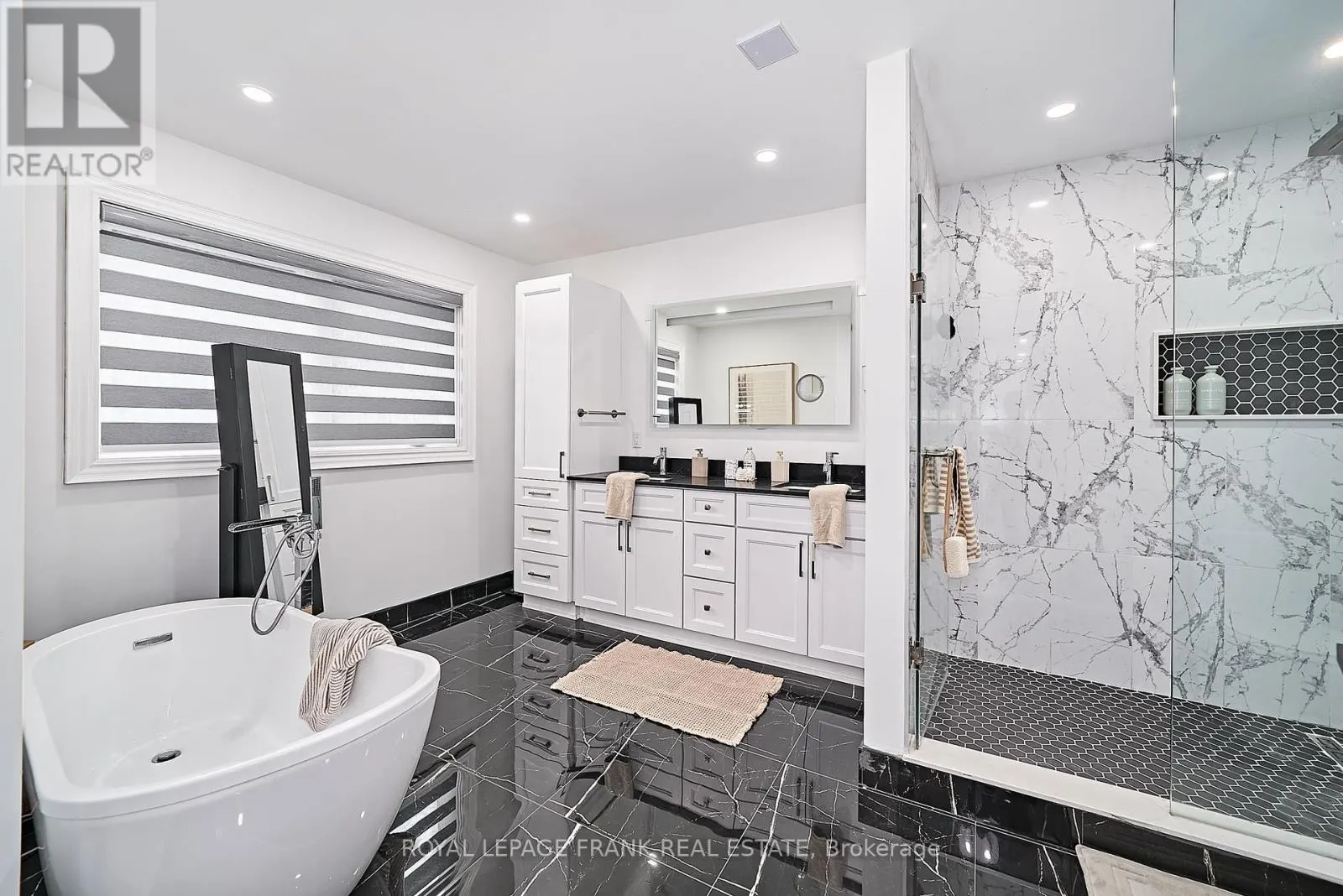 3082 COUNTRY LANE