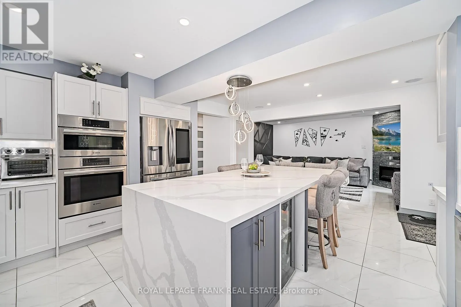 3082 COUNTRY LANE