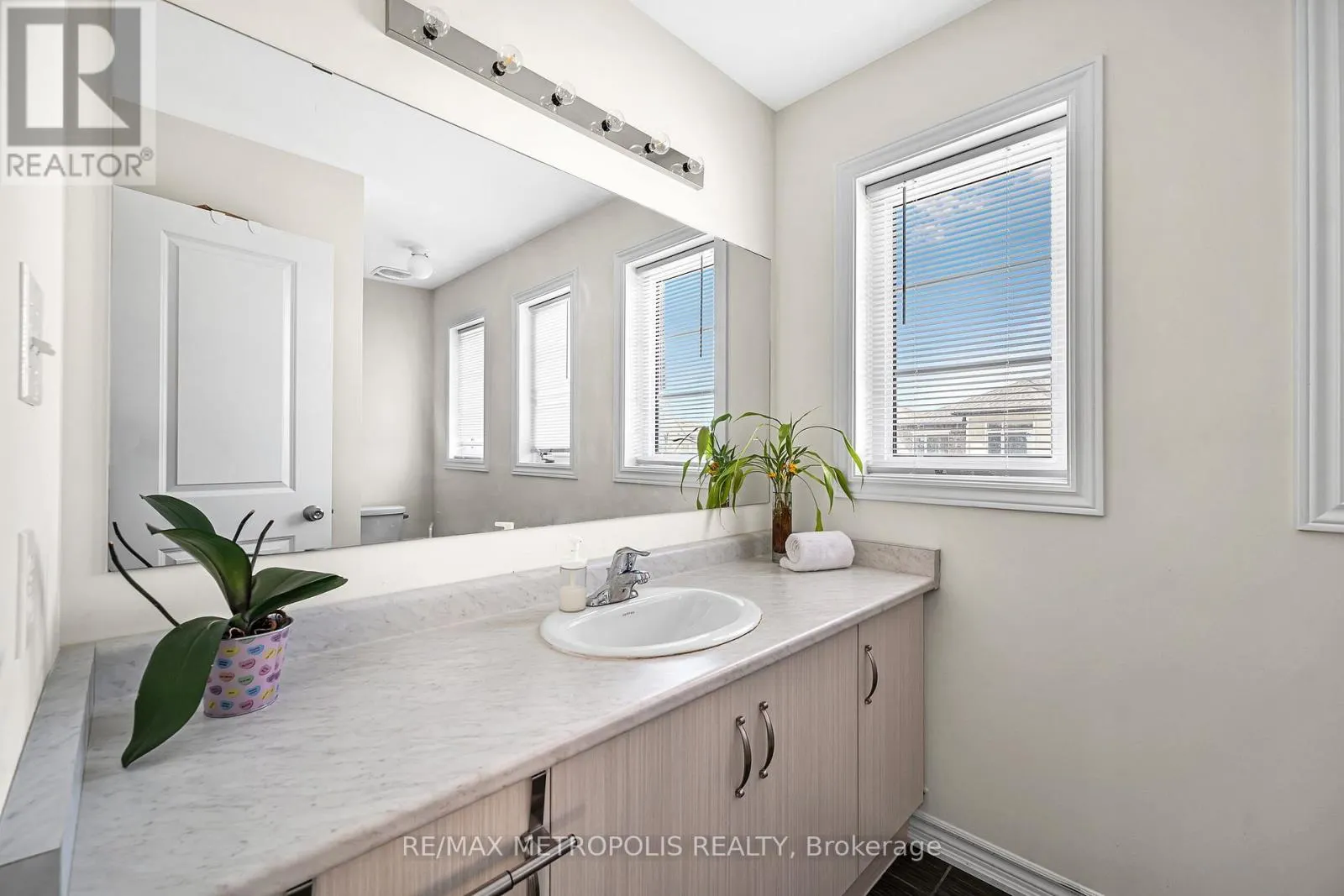 1129 CAMEO STREET