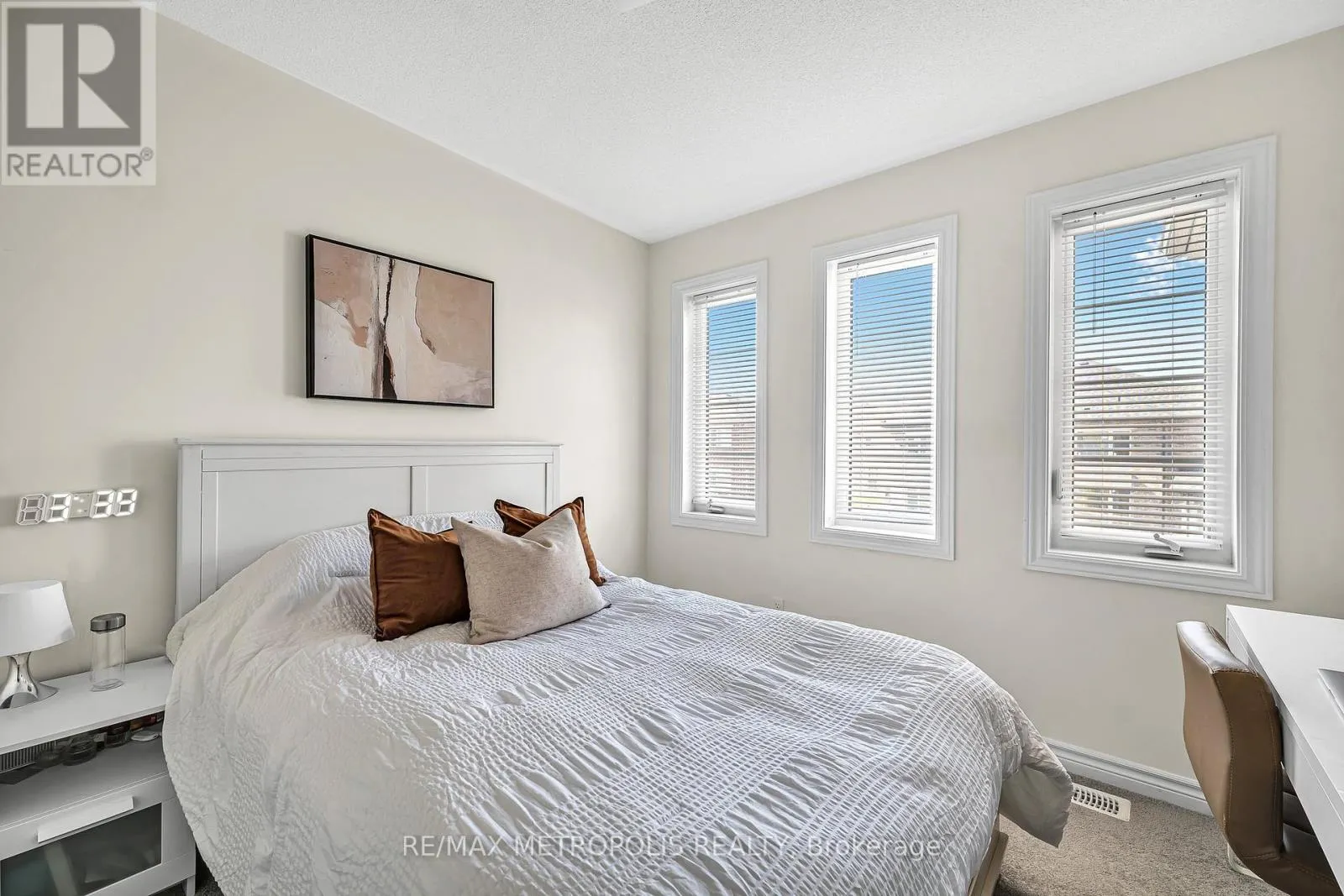 1129 CAMEO STREET