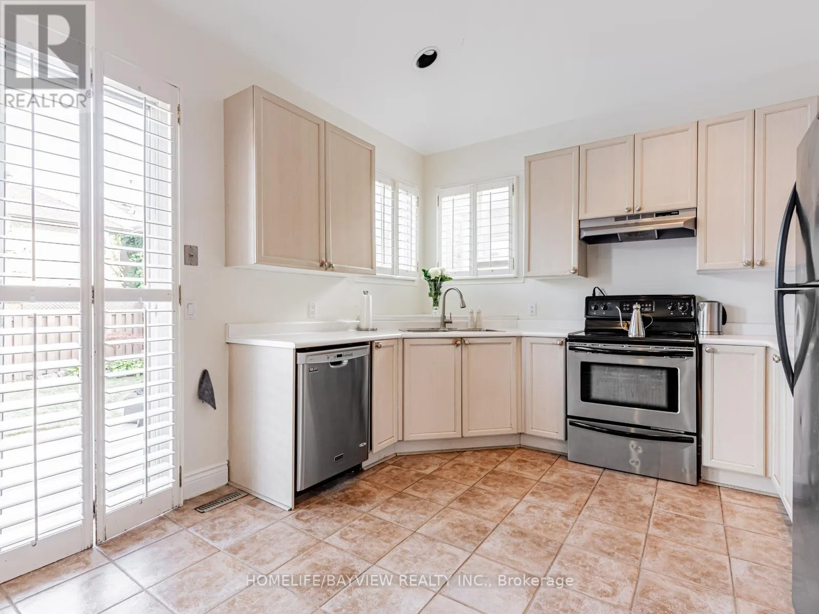 109 THICKET CRESCENT