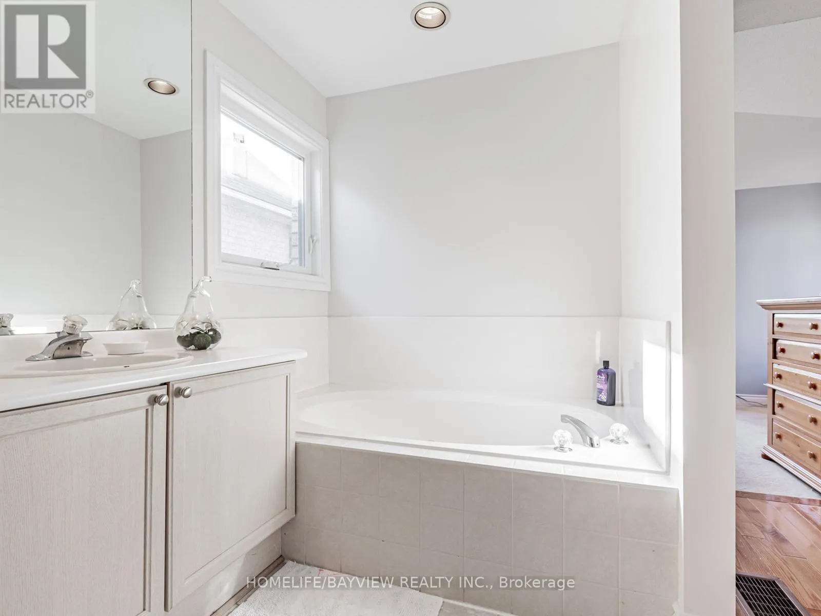 109 THICKET CRESCENT