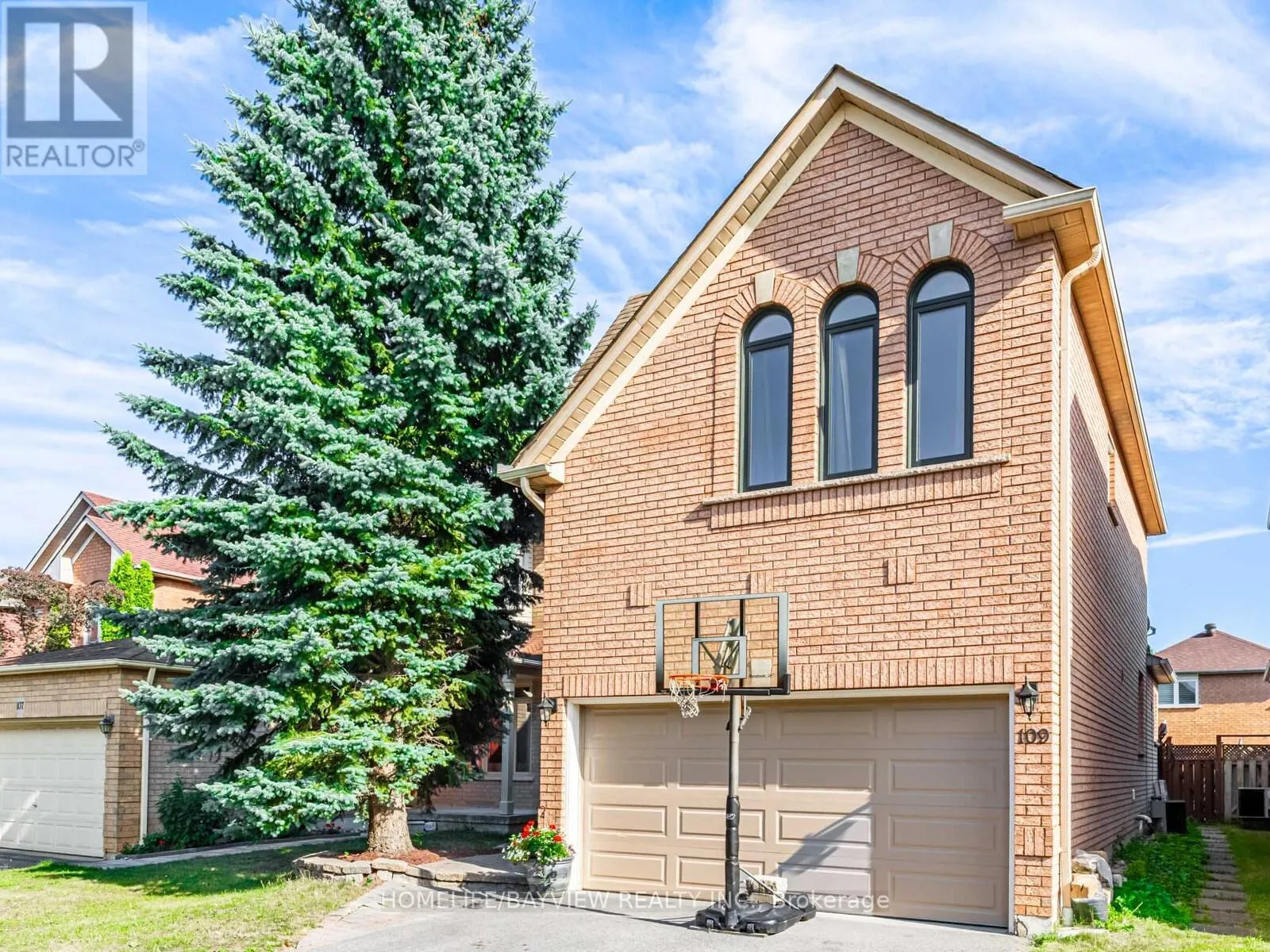 109 THICKET CRESCENT