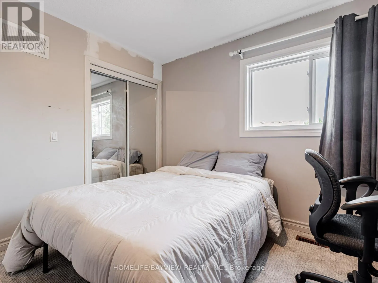 109 THICKET CRESCENT