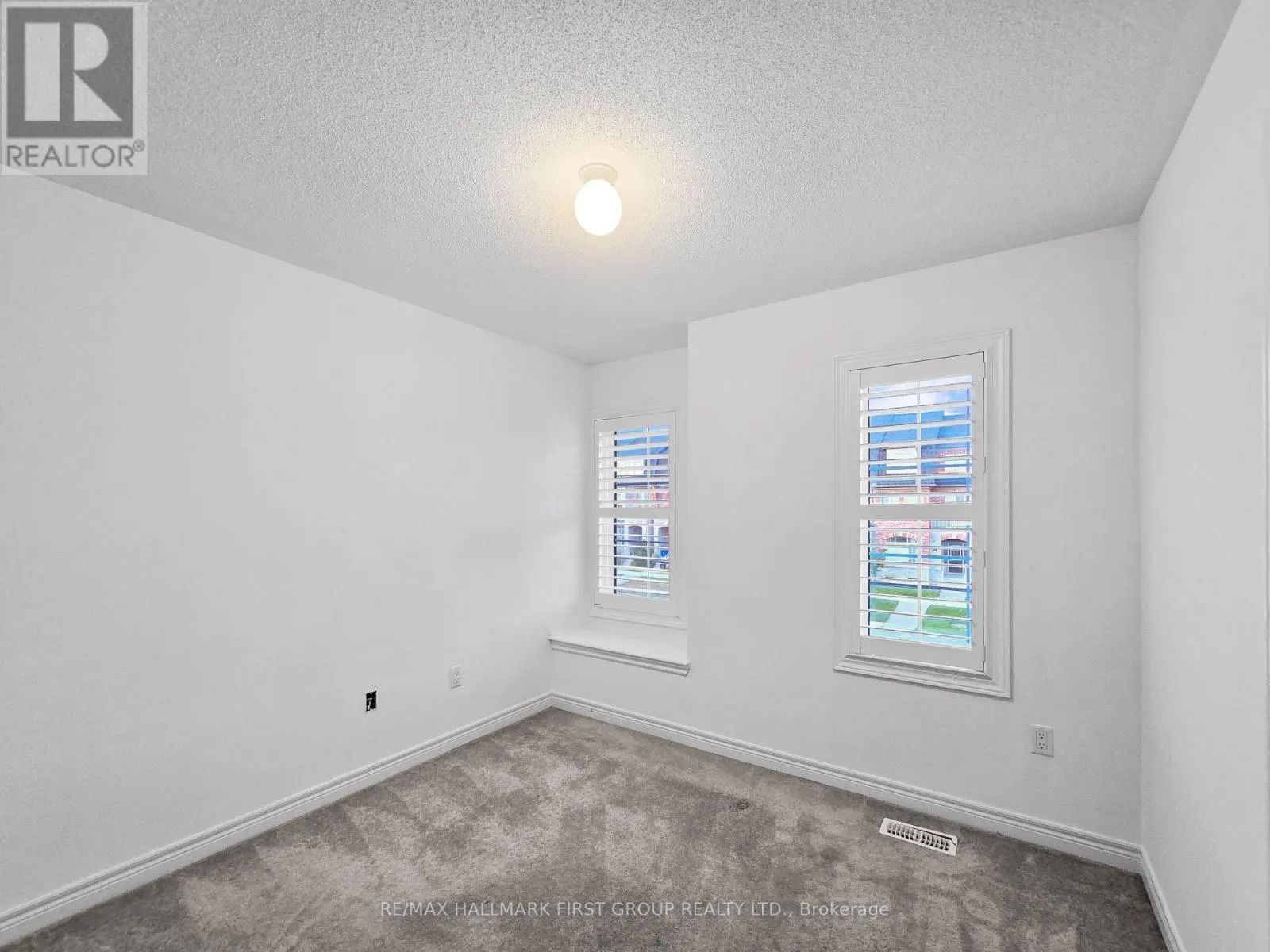 275 SHADOW PLACE S