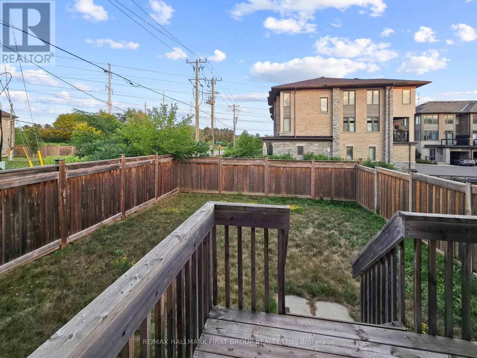 275 SHADOW PLACE S