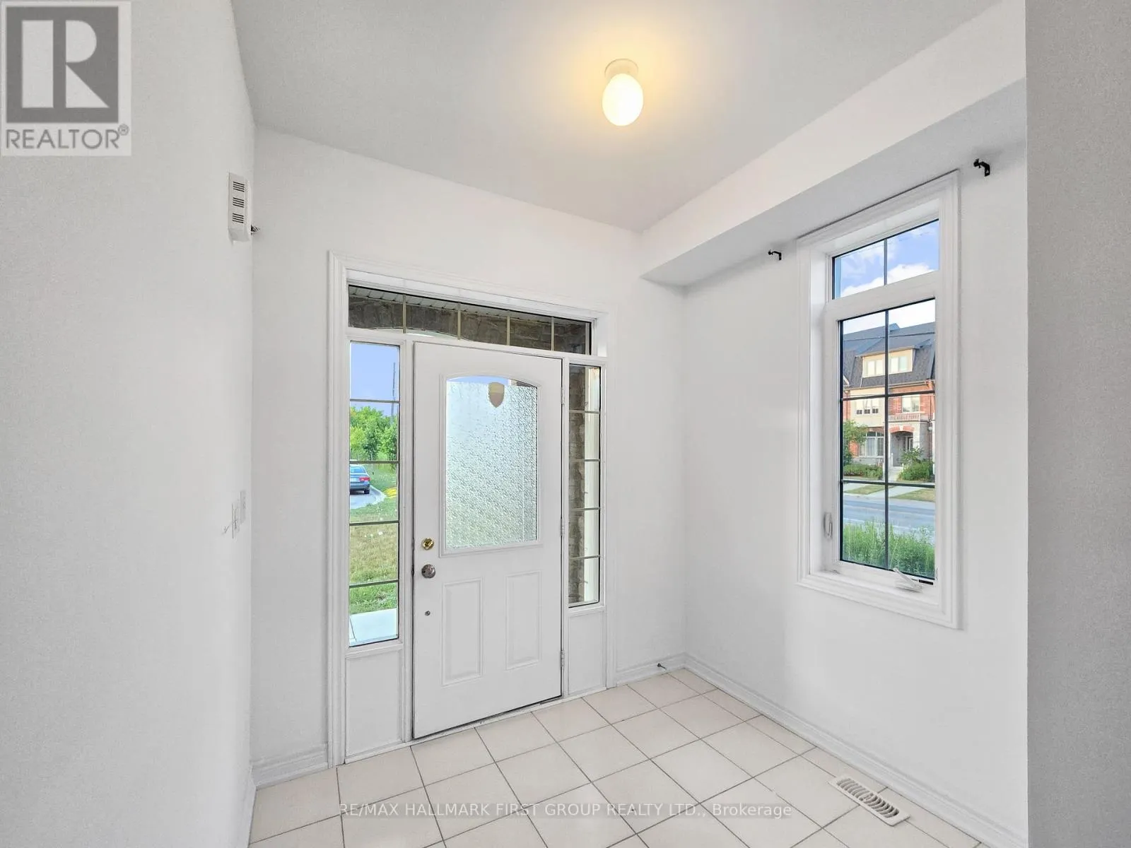 275 SHADOW PLACE S