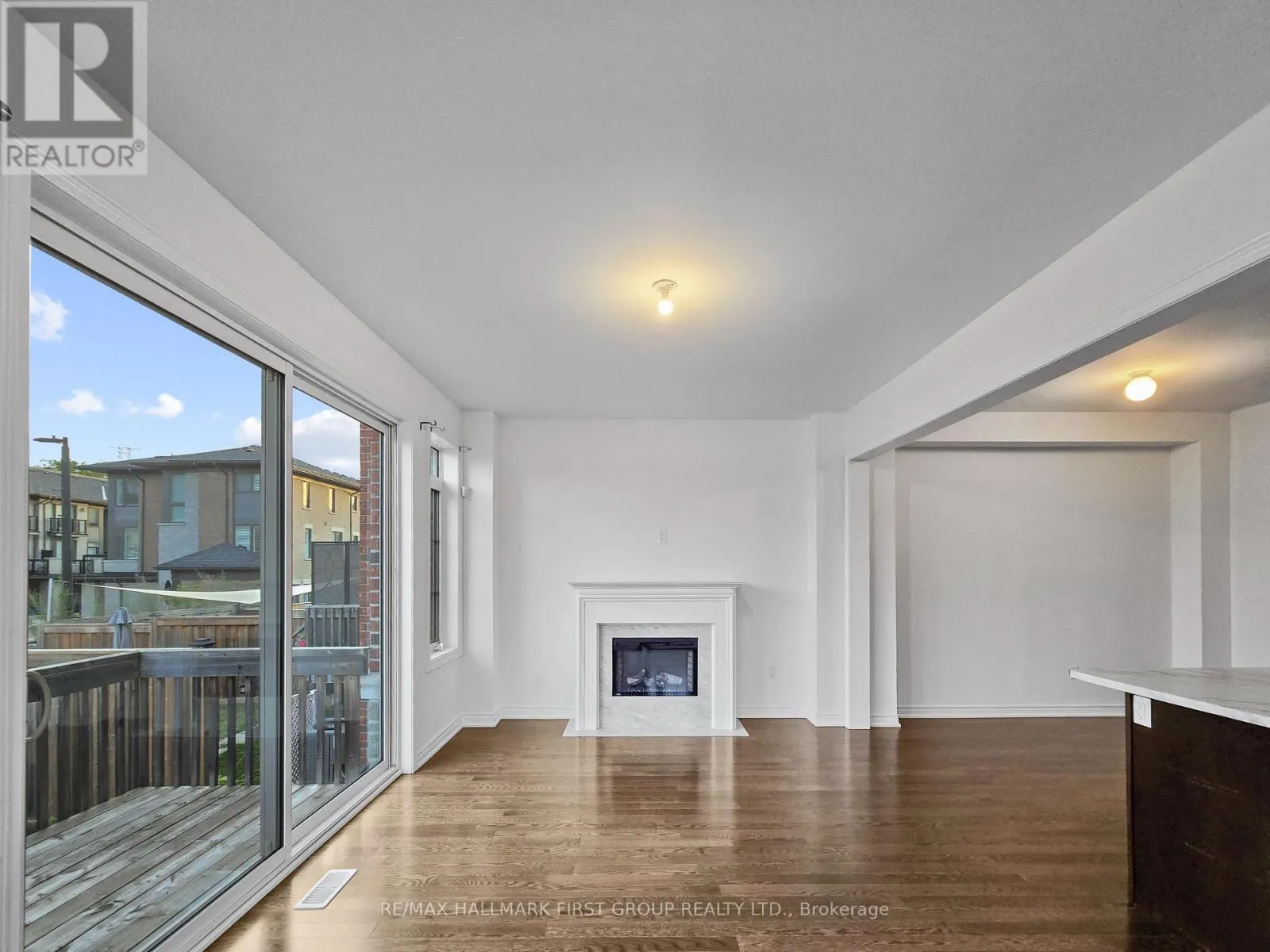275 SHADOW PLACE S
