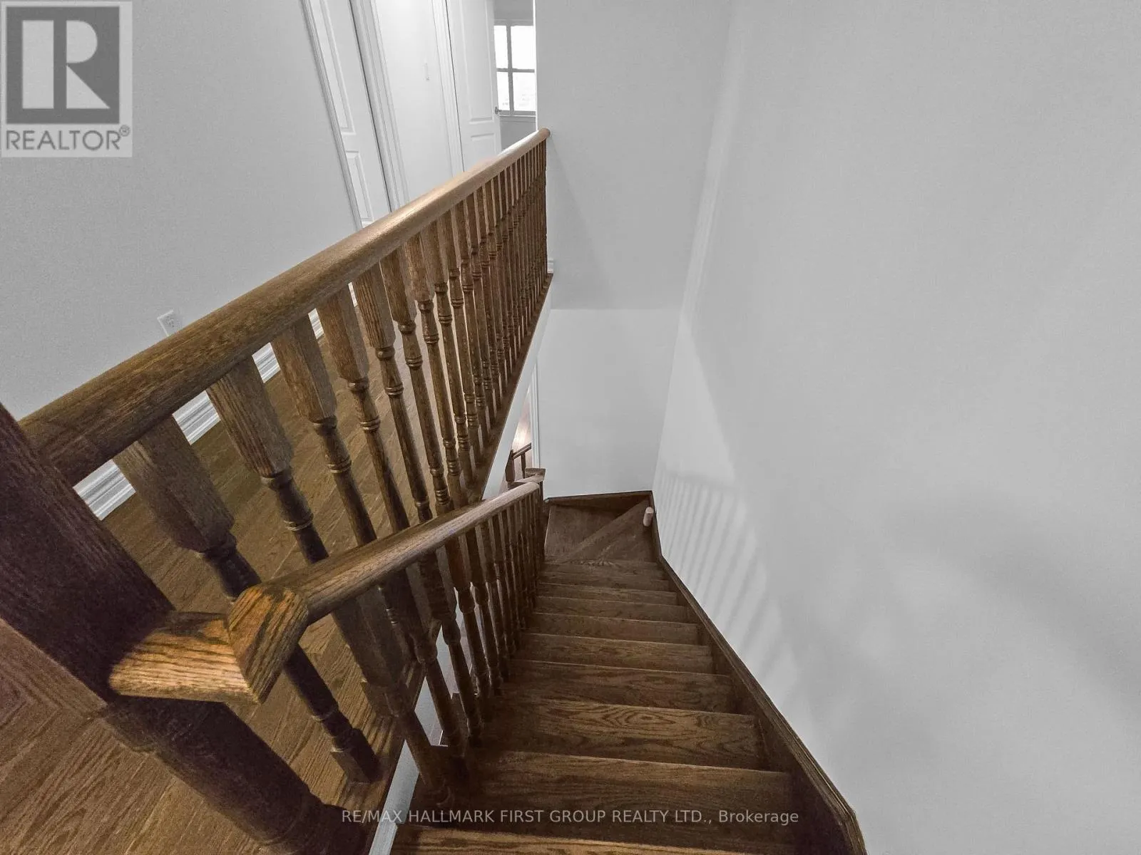 275 SHADOW PLACE S