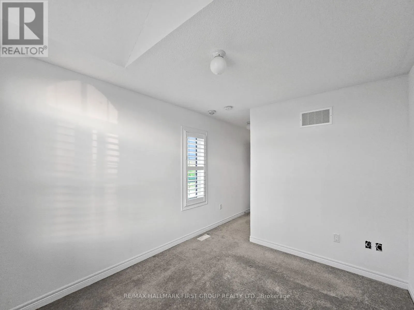 275 SHADOW PLACE S