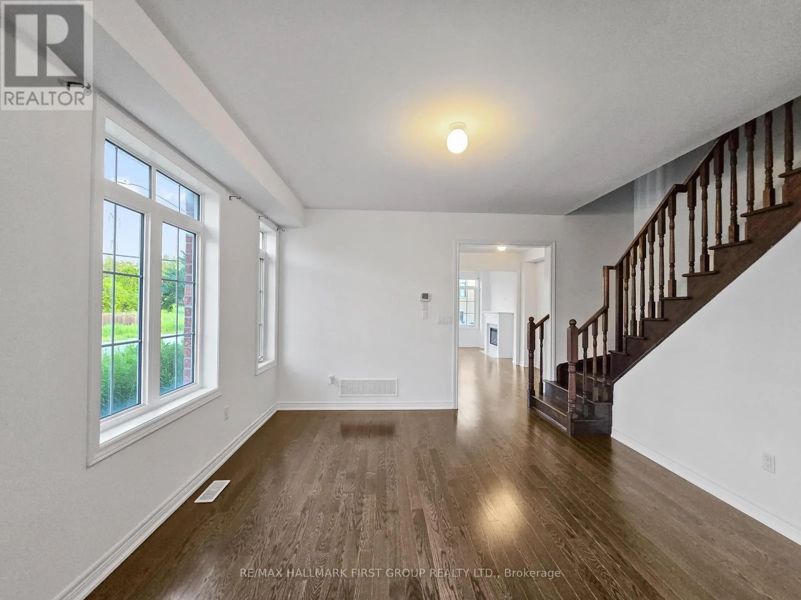 275 SHADOW PLACE S