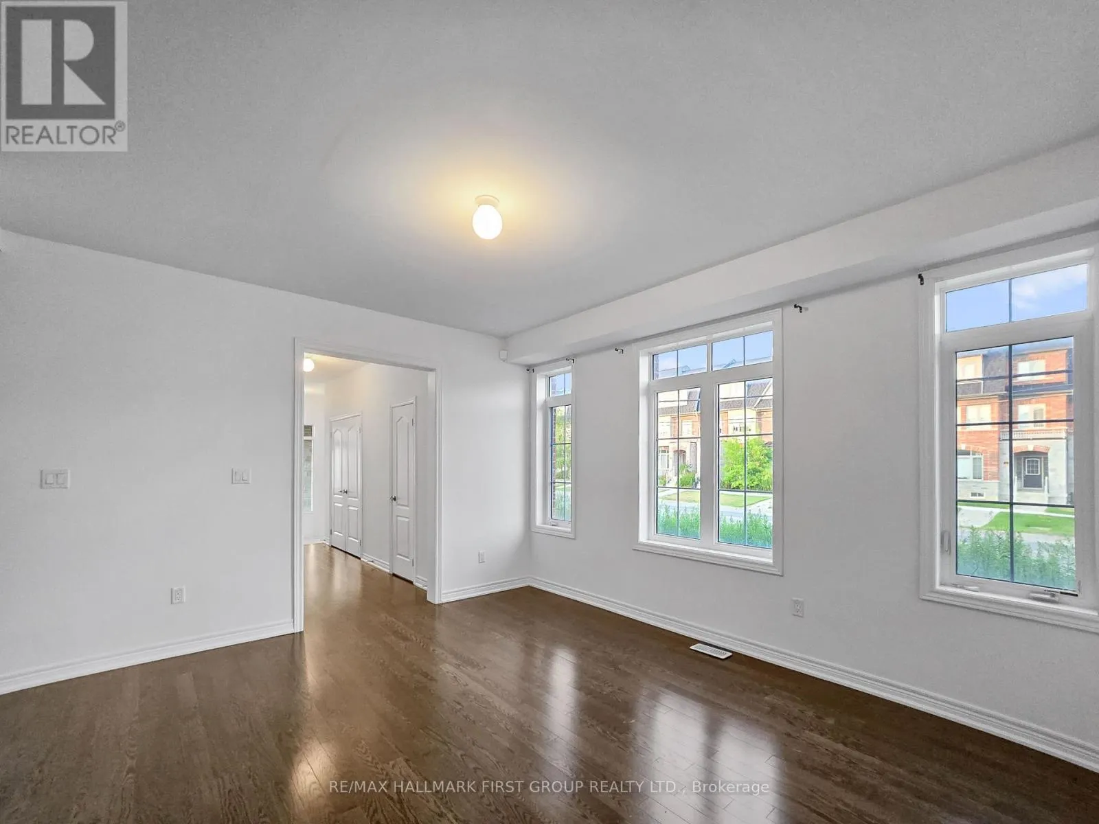 275 SHADOW PLACE S