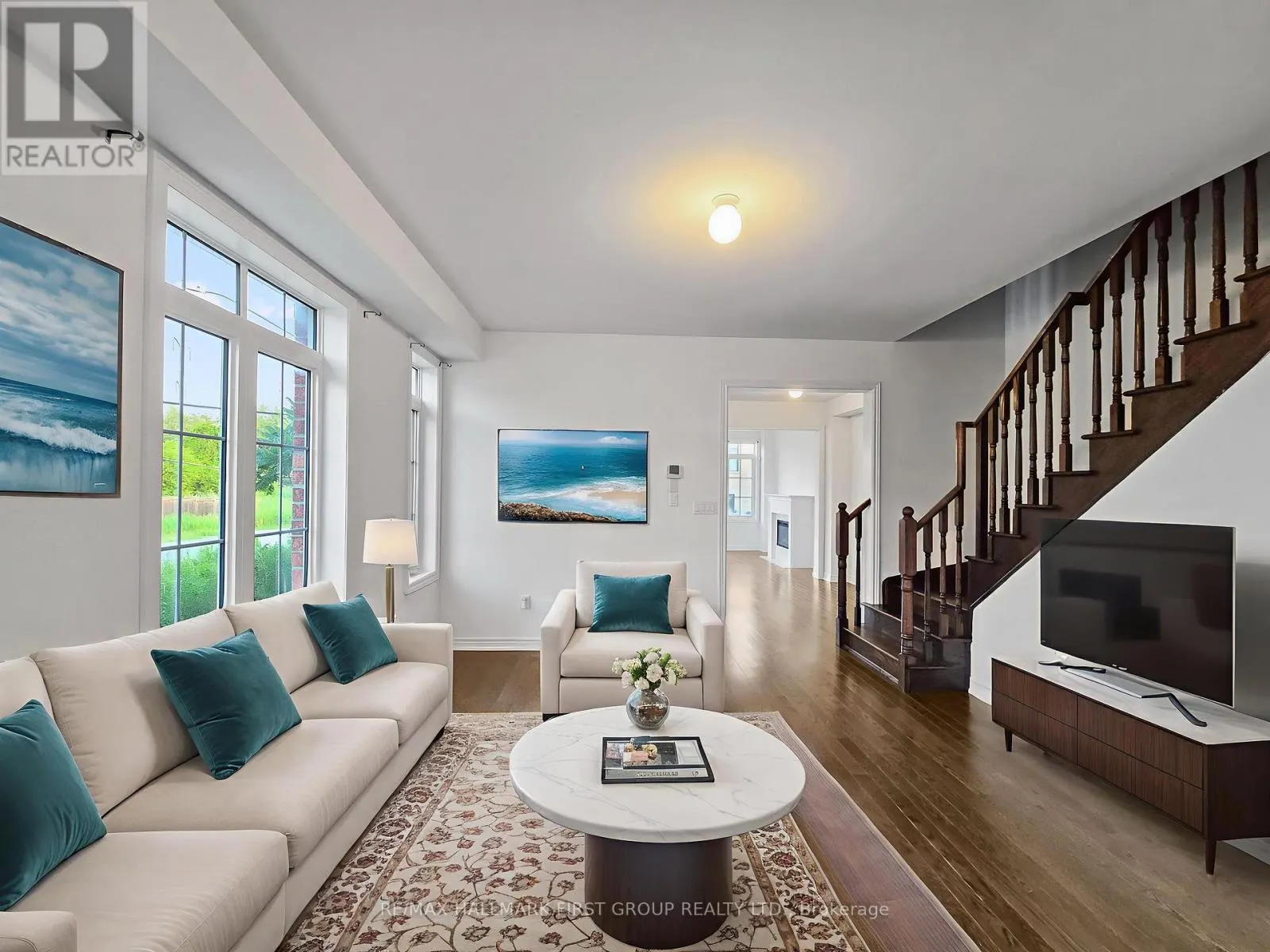 275 SHADOW PLACE S