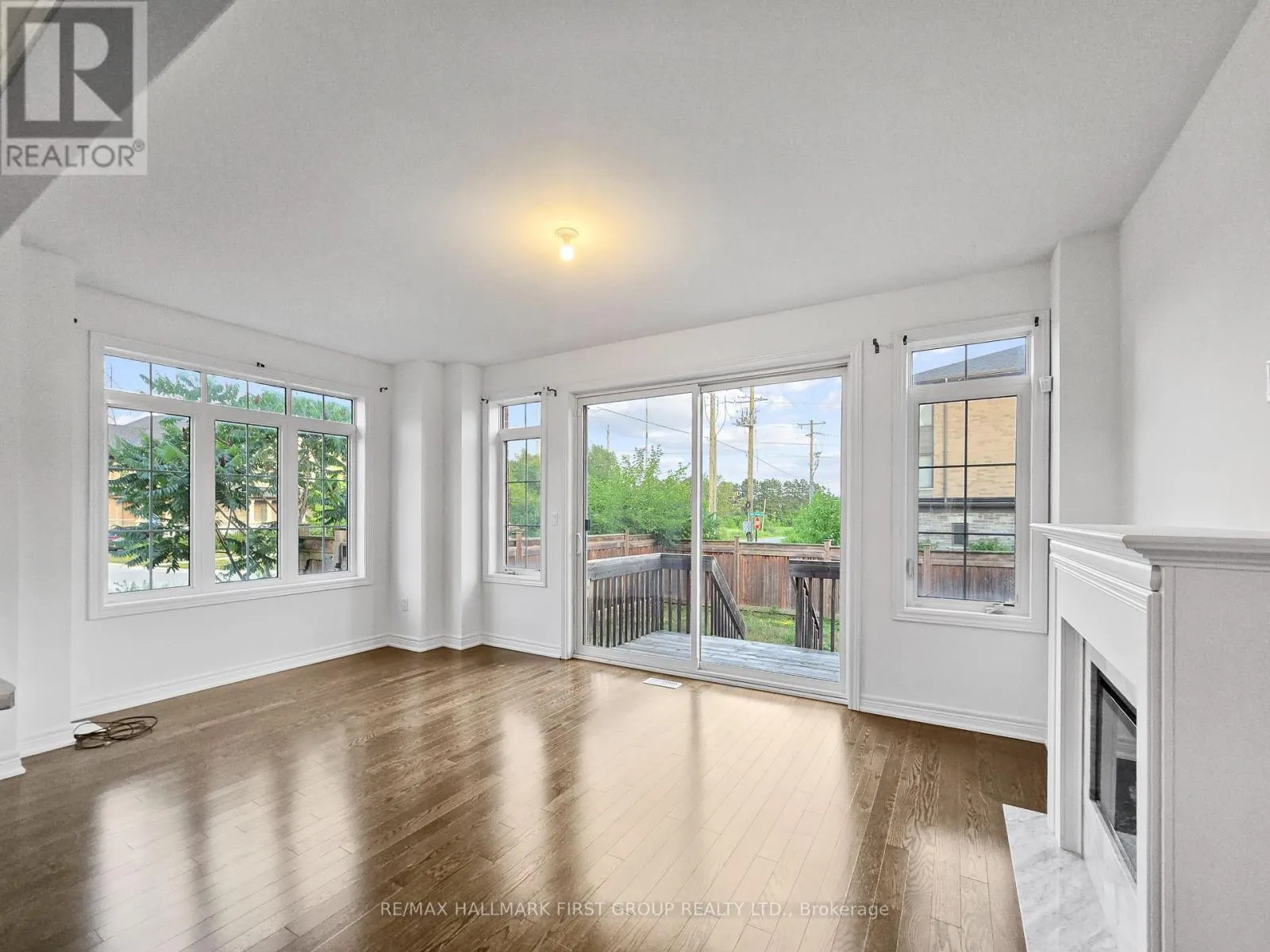 275 SHADOW PLACE S