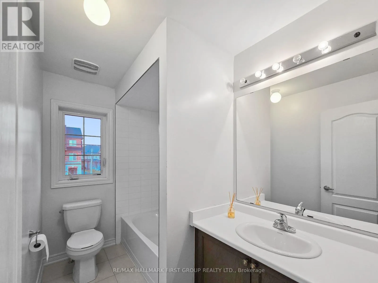 275 SHADOW PLACE S