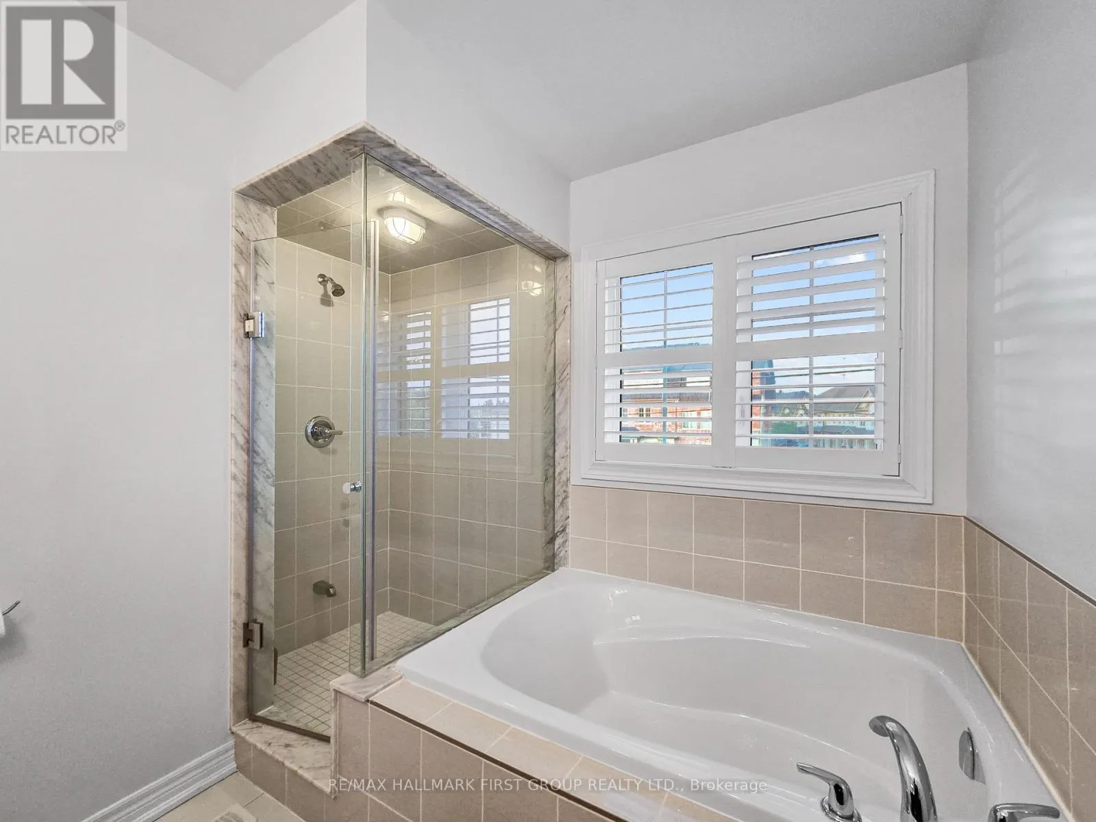 275 SHADOW PLACE S