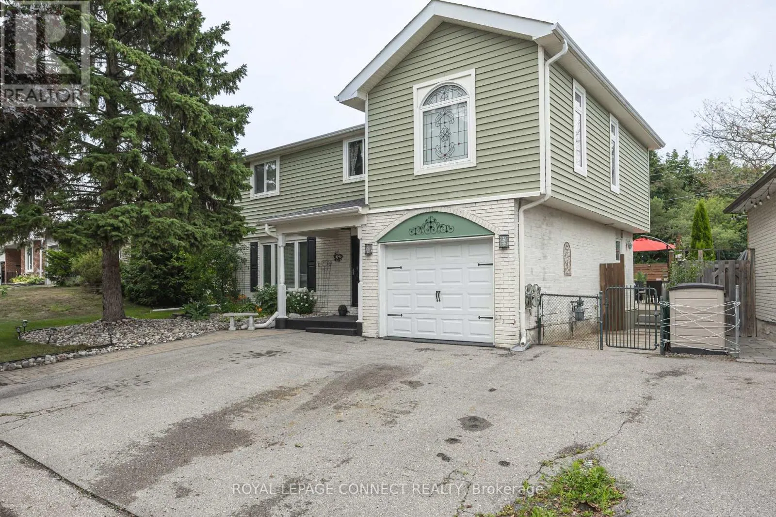 32 HARLAND CRESCENT