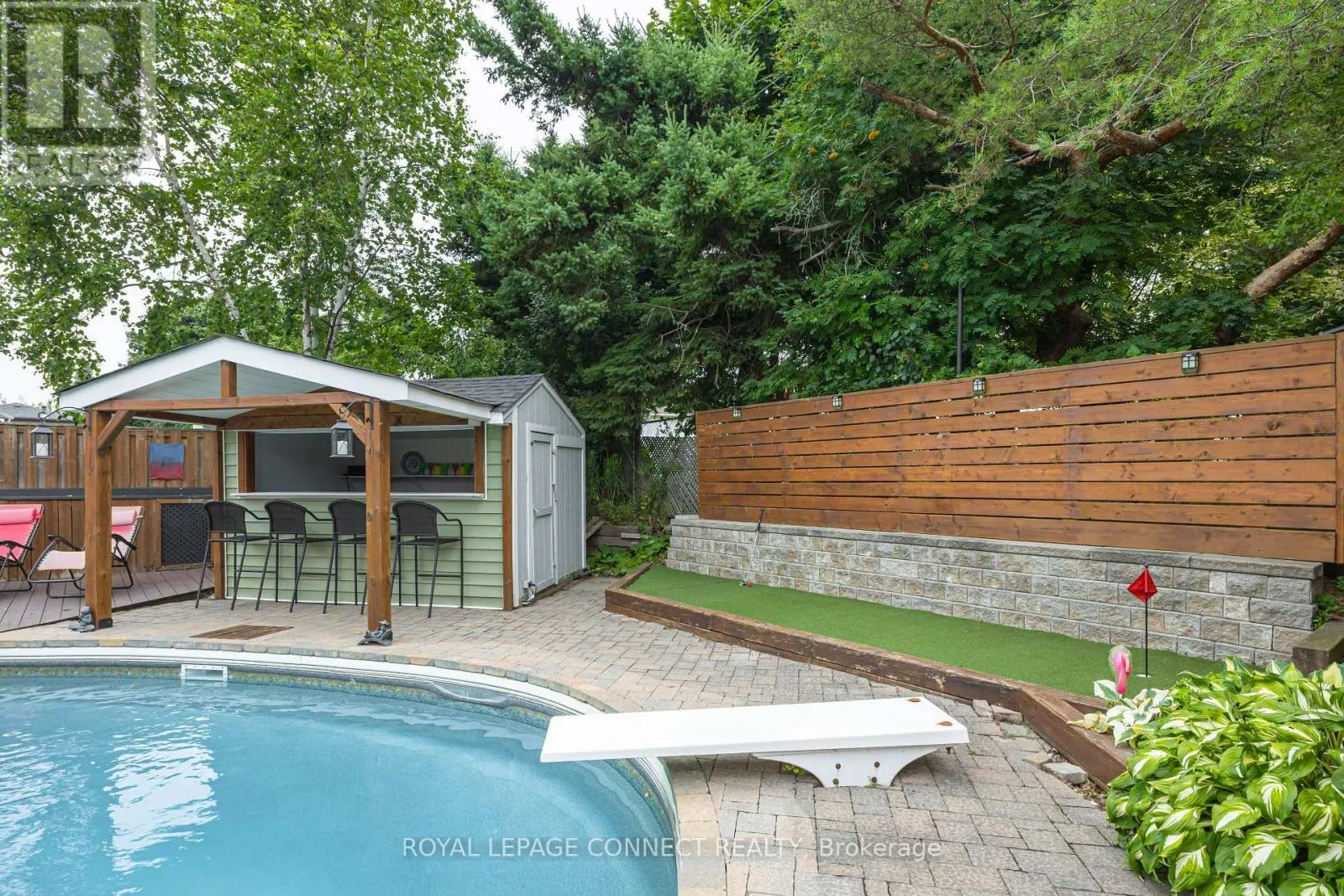 32 HARLAND CRESCENT