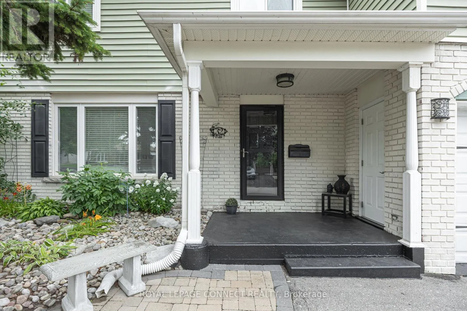 32 HARLAND CRESCENT