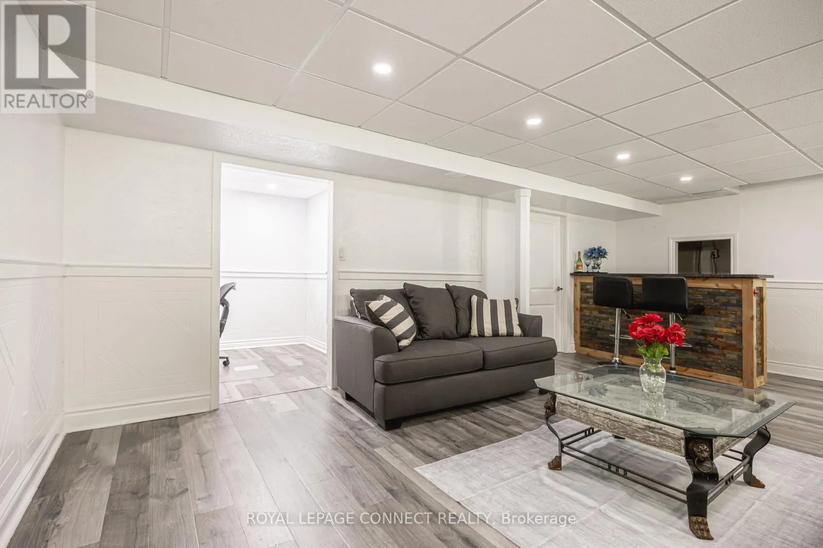 32 HARLAND CRESCENT
