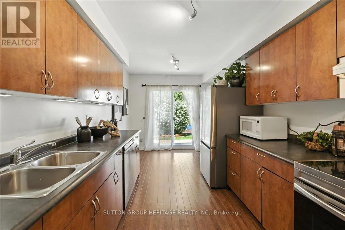 611 DORCHESTER DRIVE