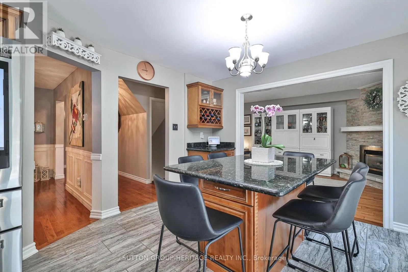 8 TURRIFF CRESCENT