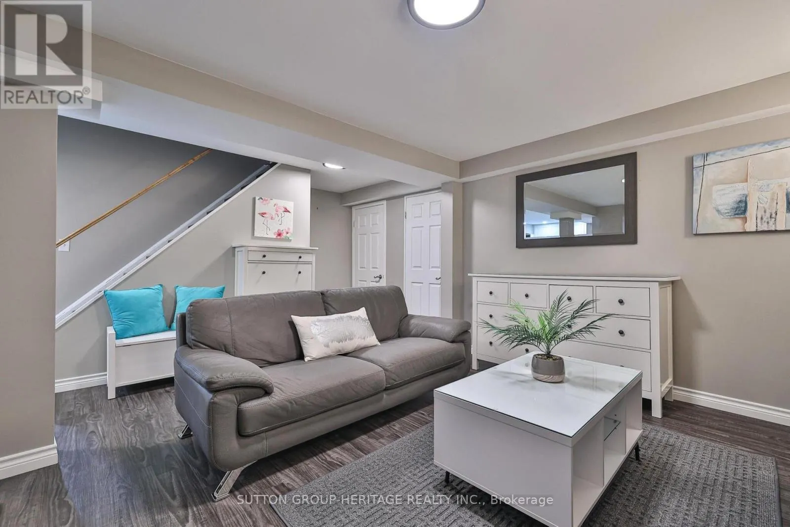 8 TURRIFF CRESCENT