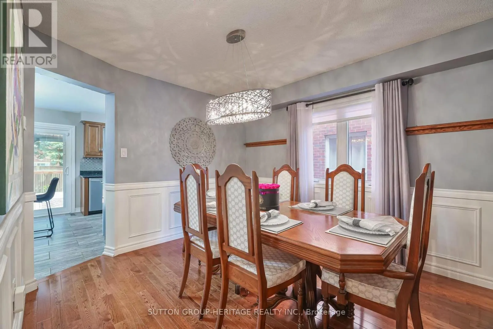 8 TURRIFF CRESCENT