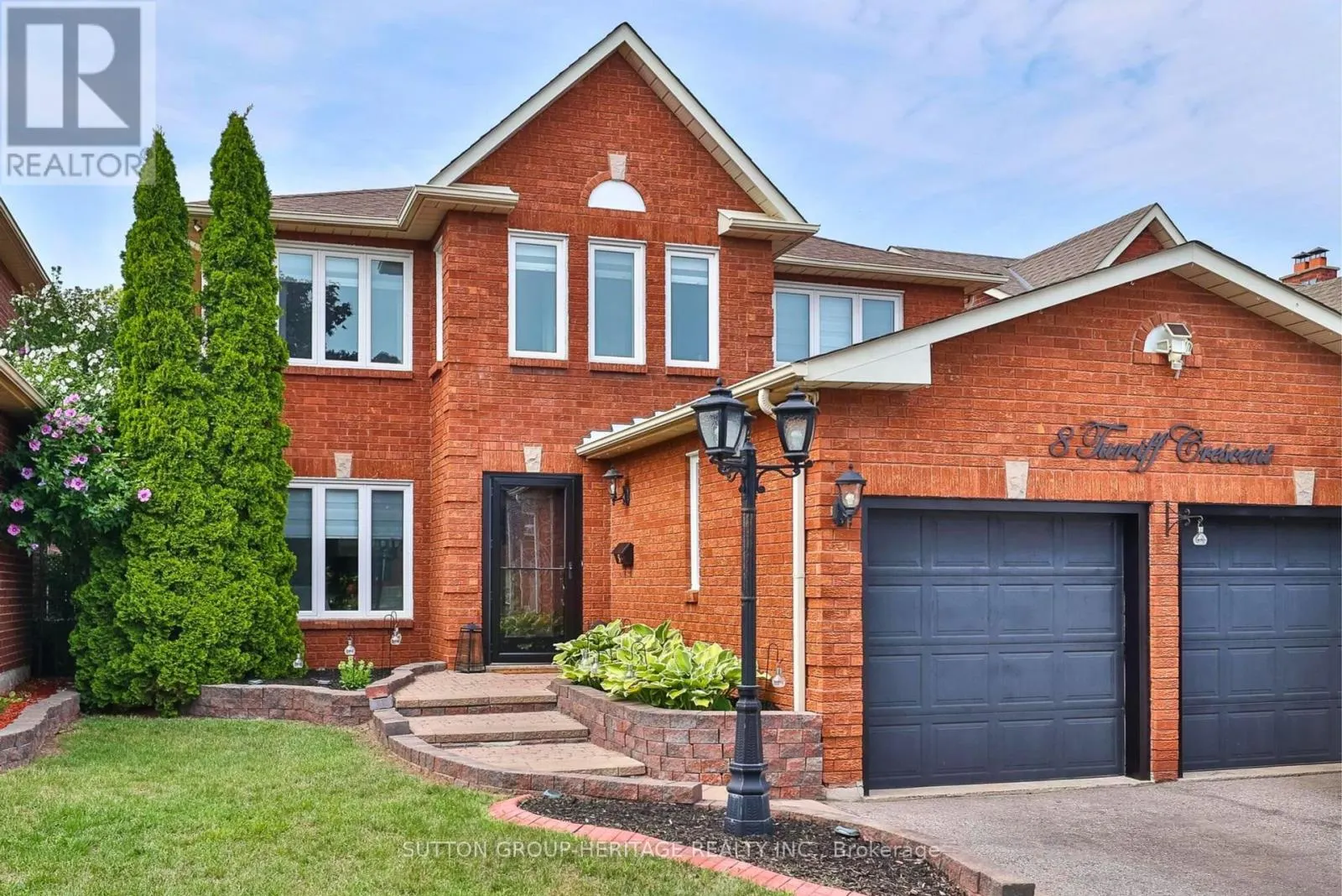 8 TURRIFF CRESCENT