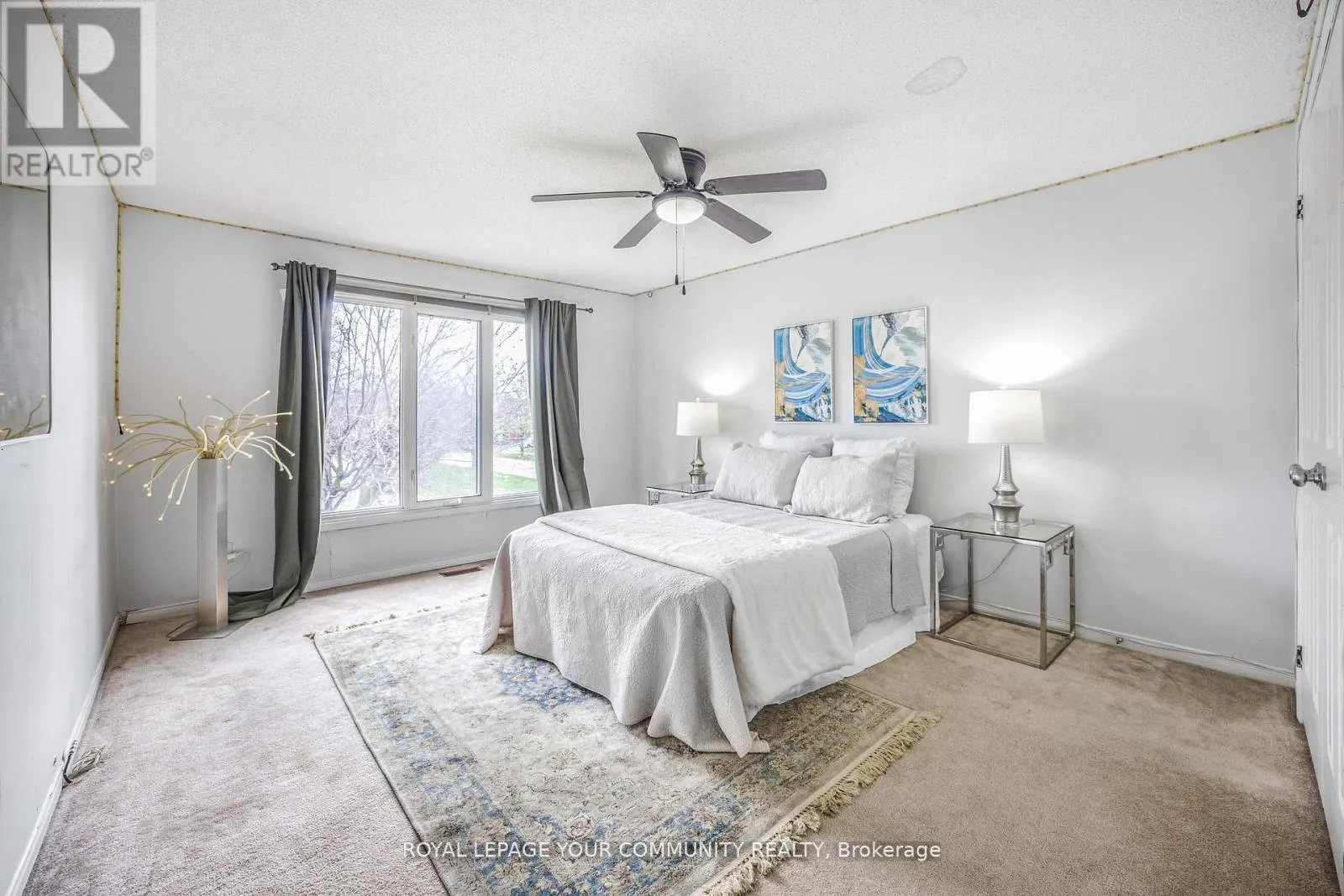 261 HOOVER DRIVE W