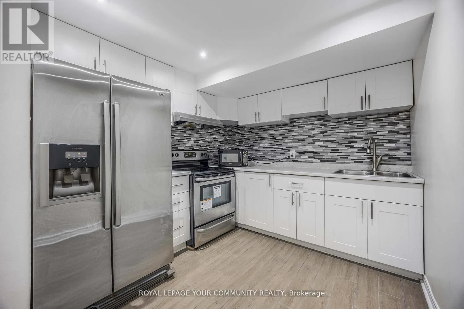 261 HOOVER DRIVE W