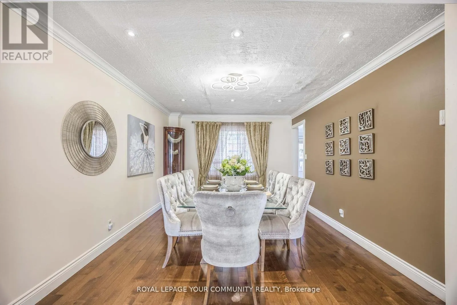 261 HOOVER DRIVE W