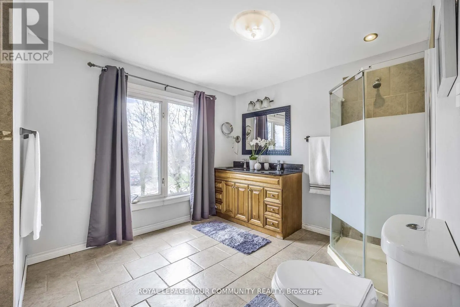 261 HOOVER DRIVE W