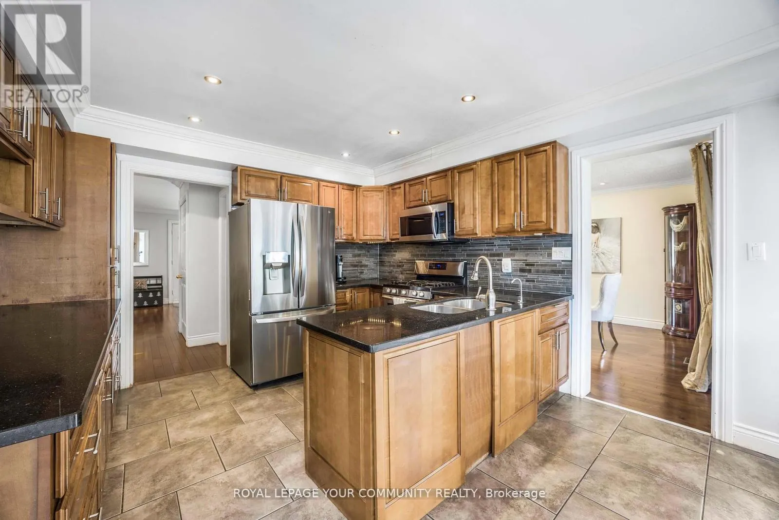 261 HOOVER DRIVE W