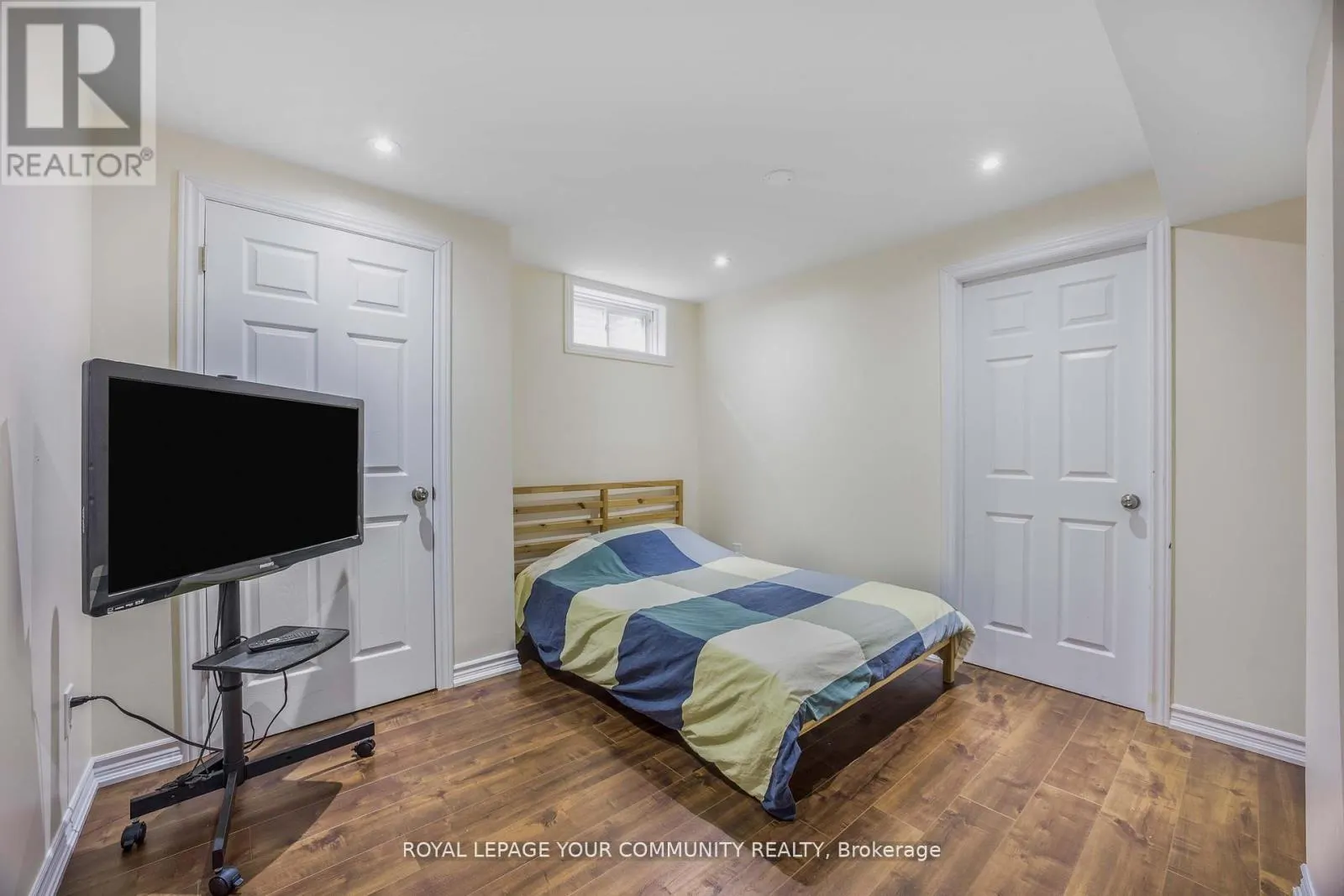 261 HOOVER DRIVE W