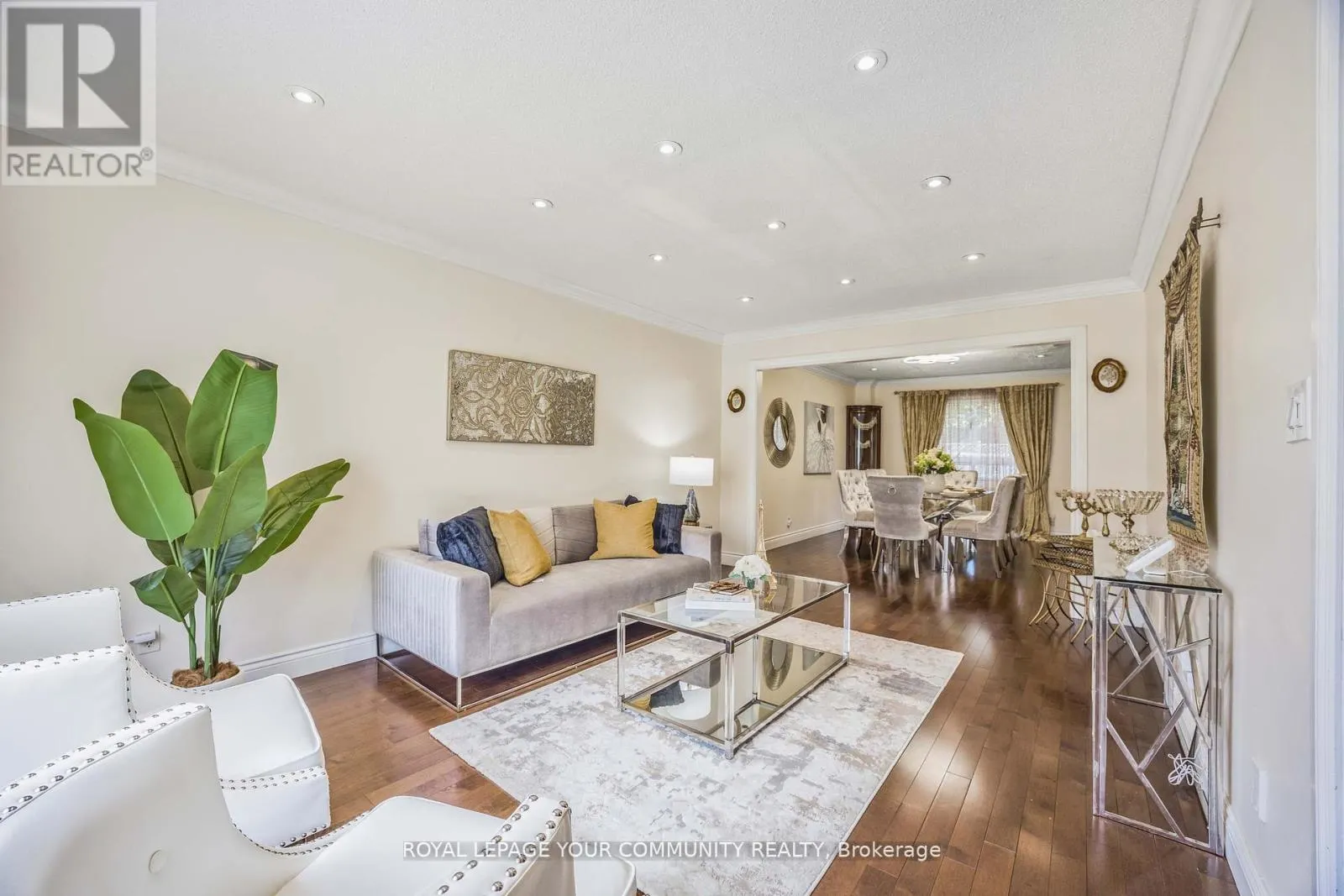 261 HOOVER DRIVE W