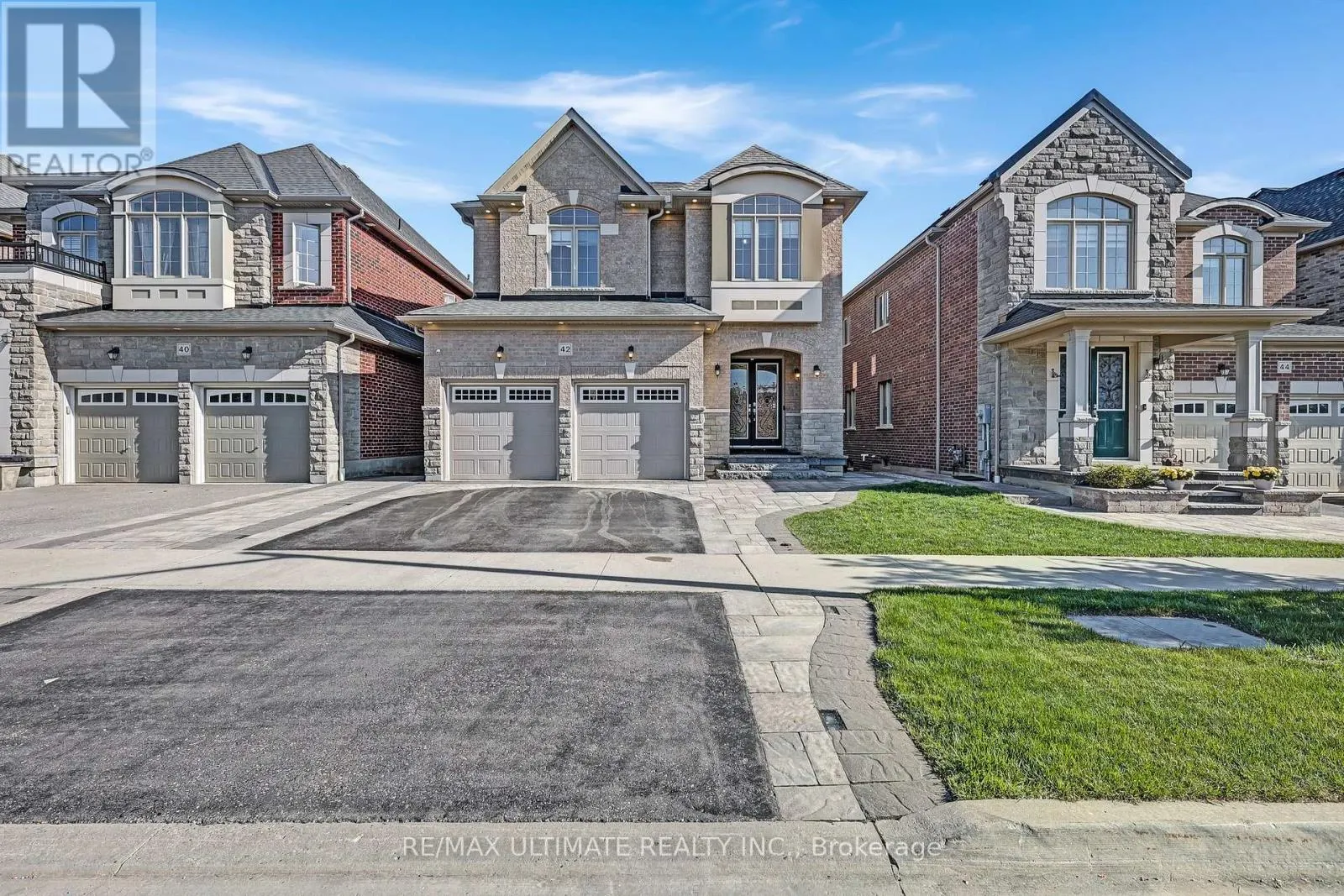 42 DONWOODS CRESCENT