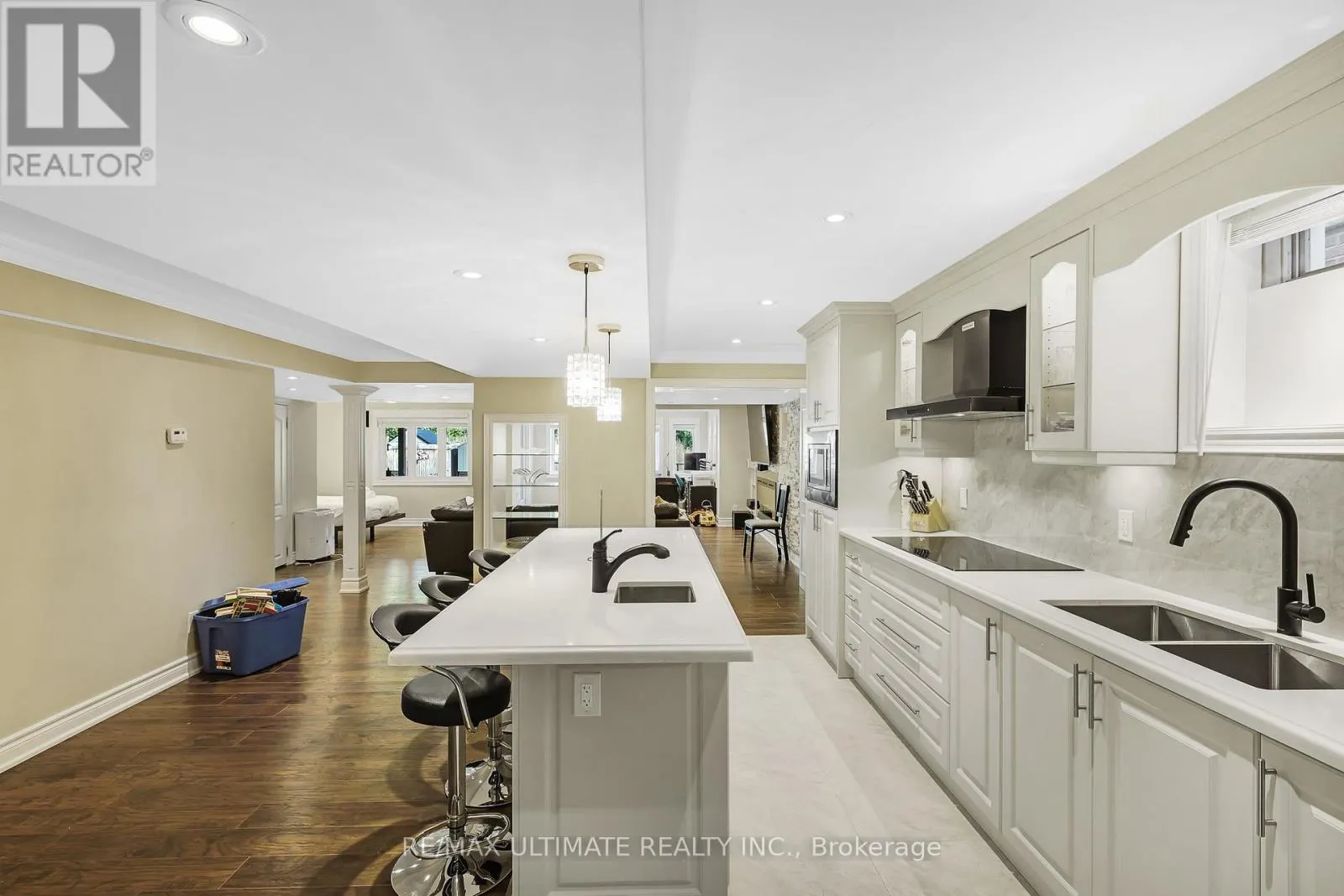 42 DONWOODS CRESCENT