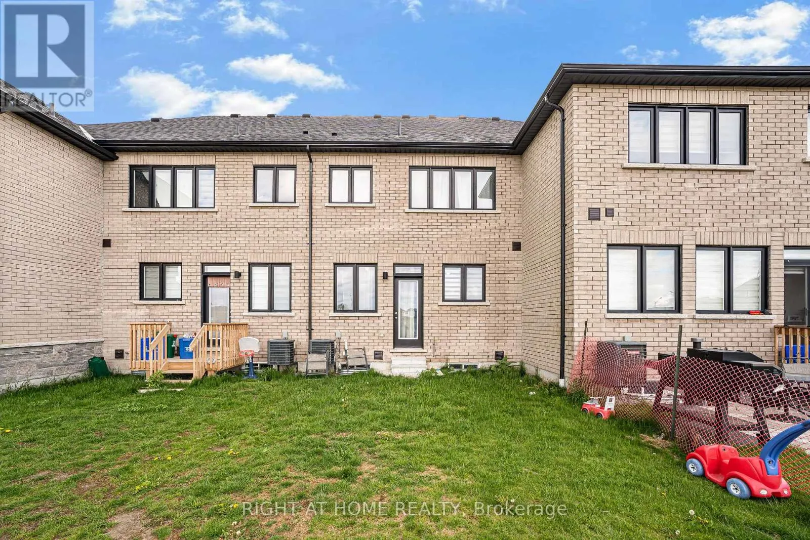 192 CLOSSON DRIVE