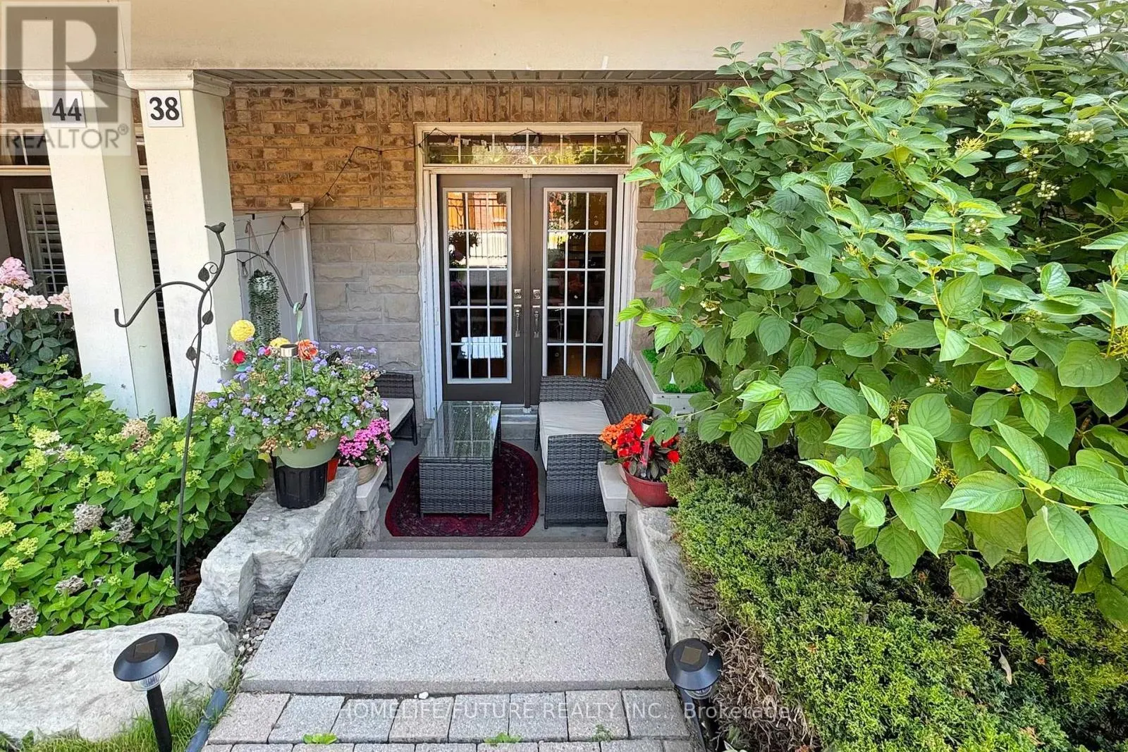 38 LOVEGROVE LANE