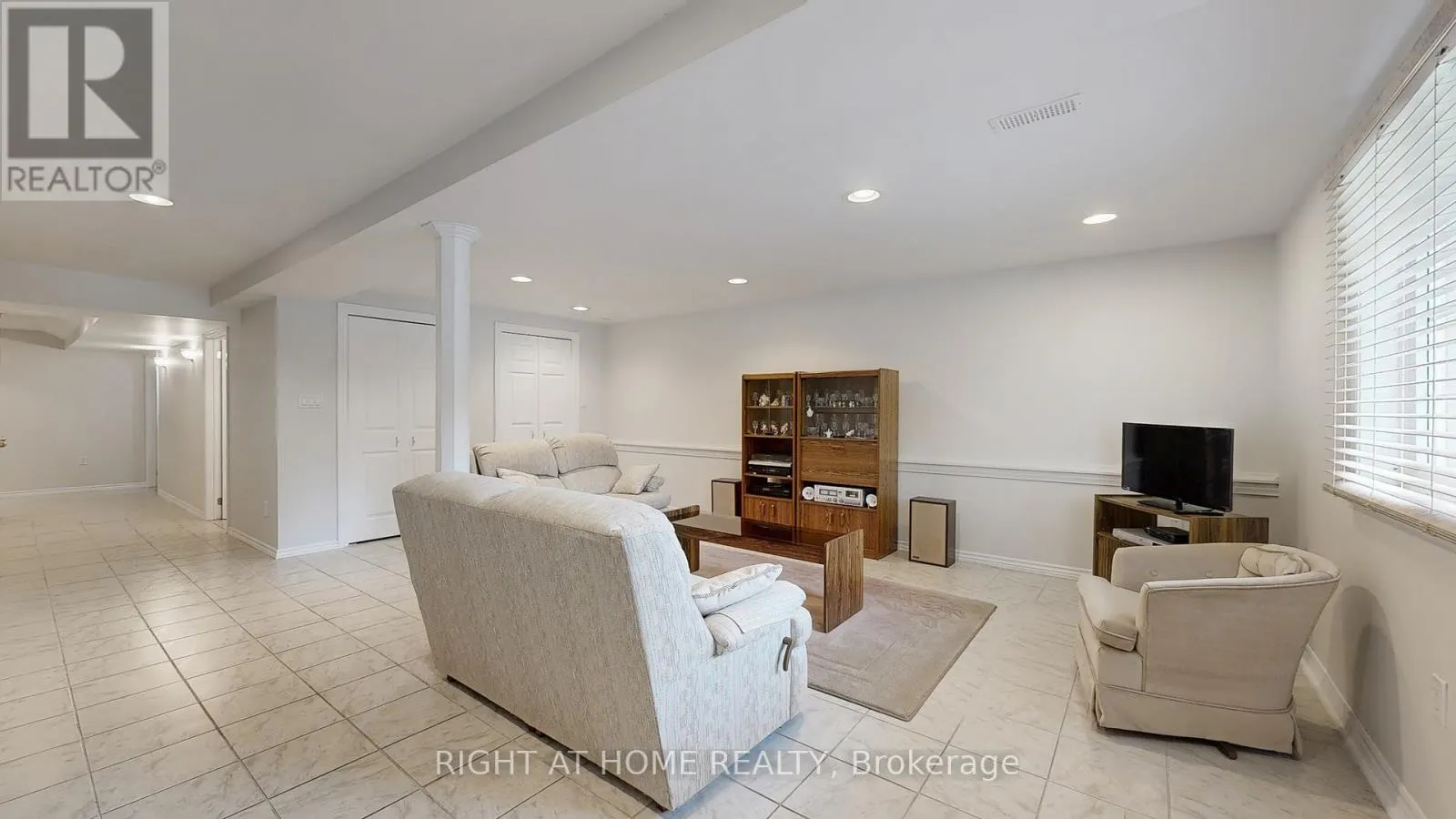 51 - 1111 WILSON ROAD N