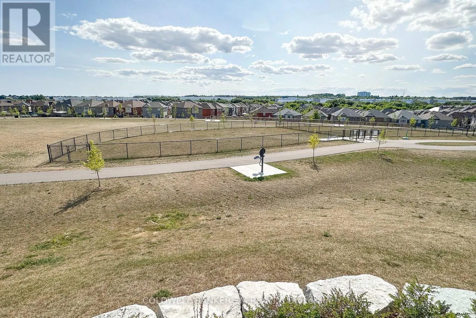 2 HORNETT WAY