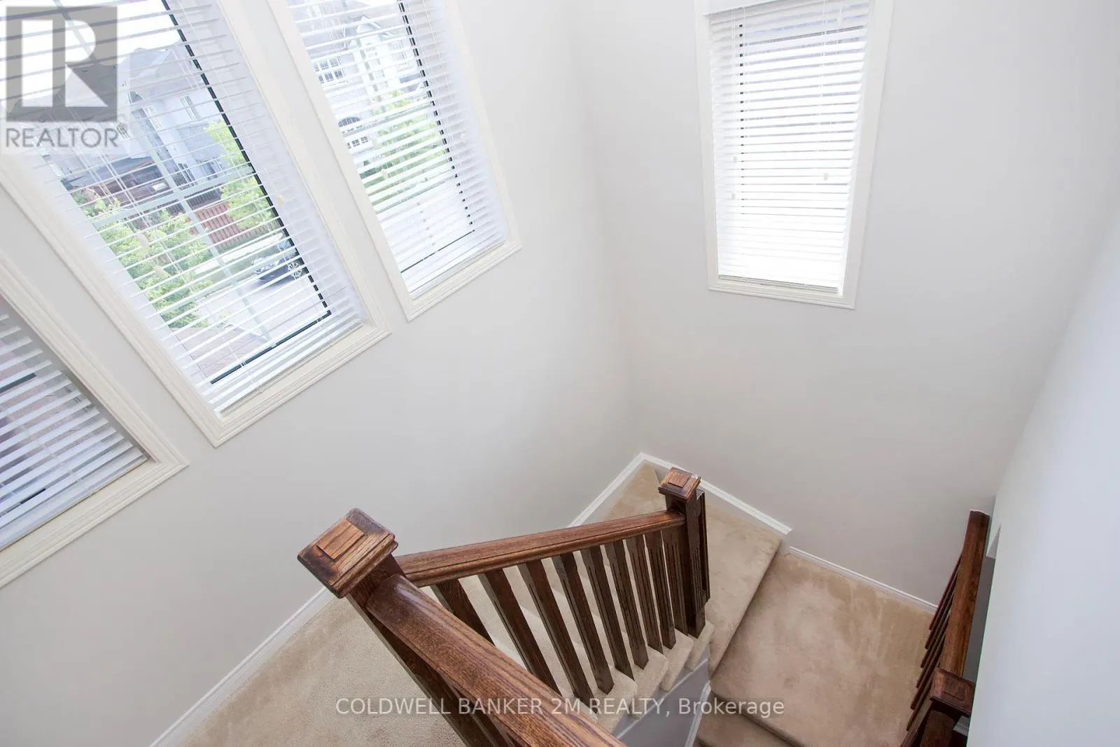 2 HORNETT WAY