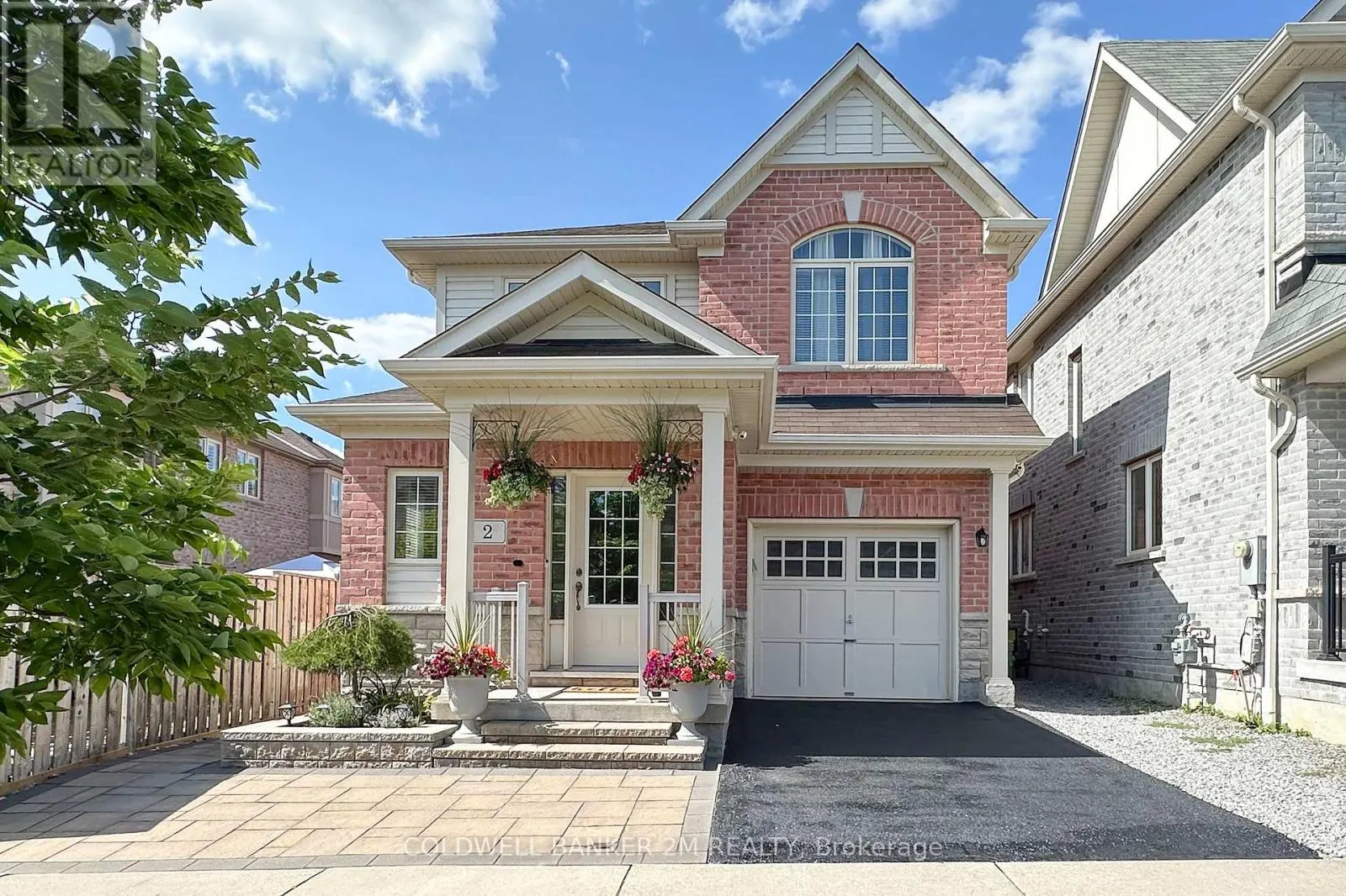 2 HORNETT WAY
