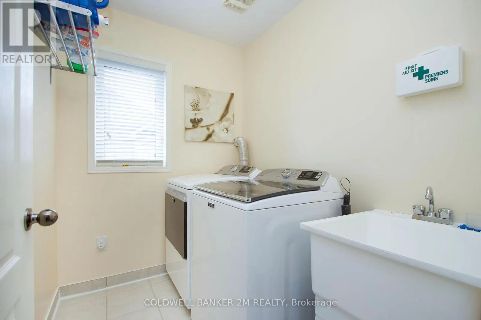 2 HORNETT WAY