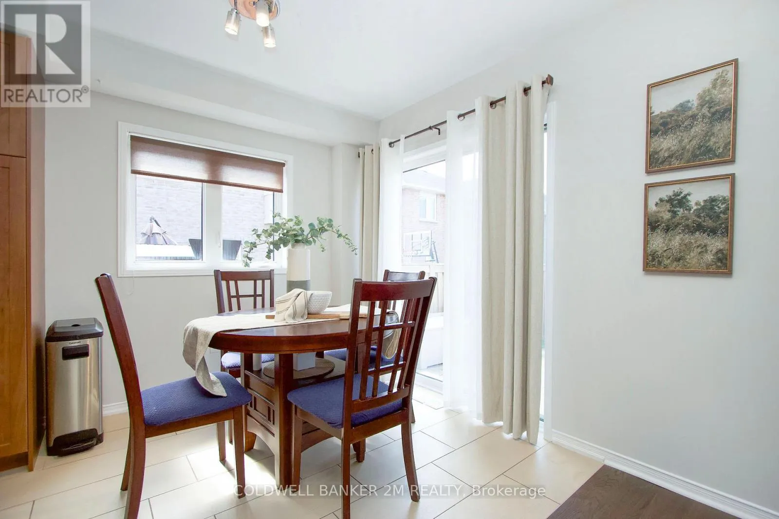2 HORNETT WAY