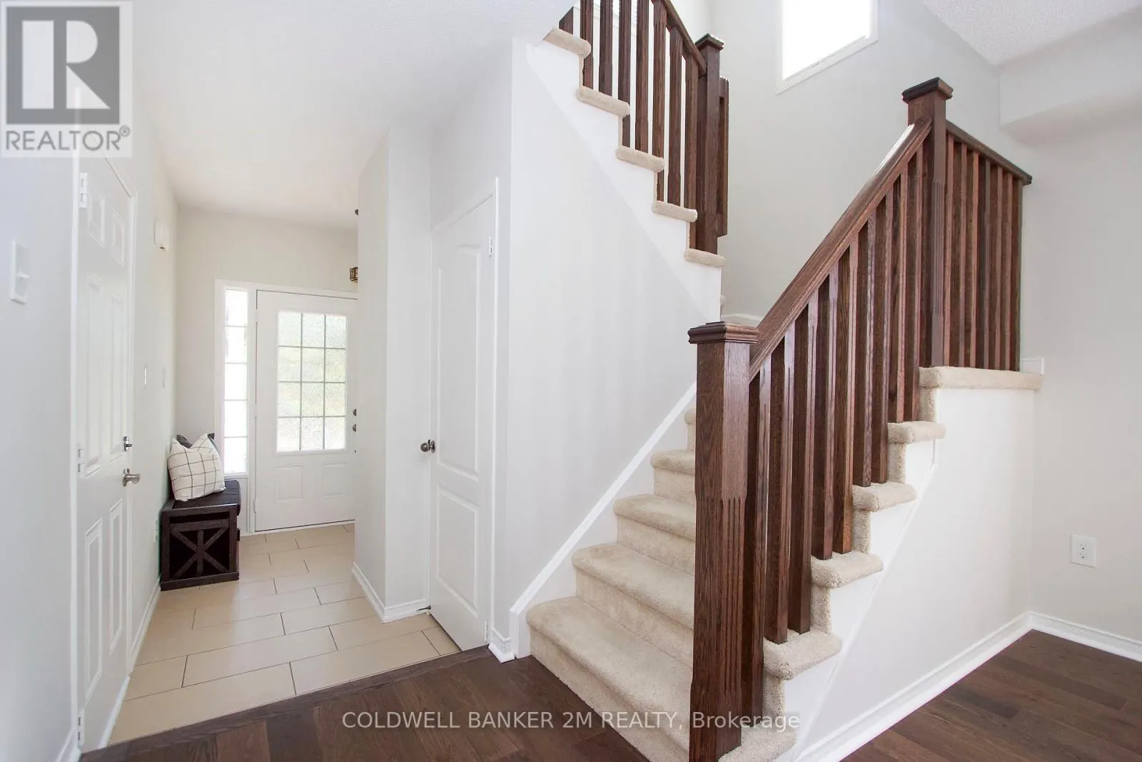 2 HORNETT WAY