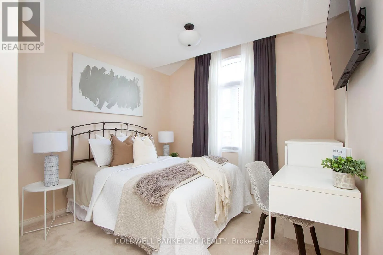 2 HORNETT WAY